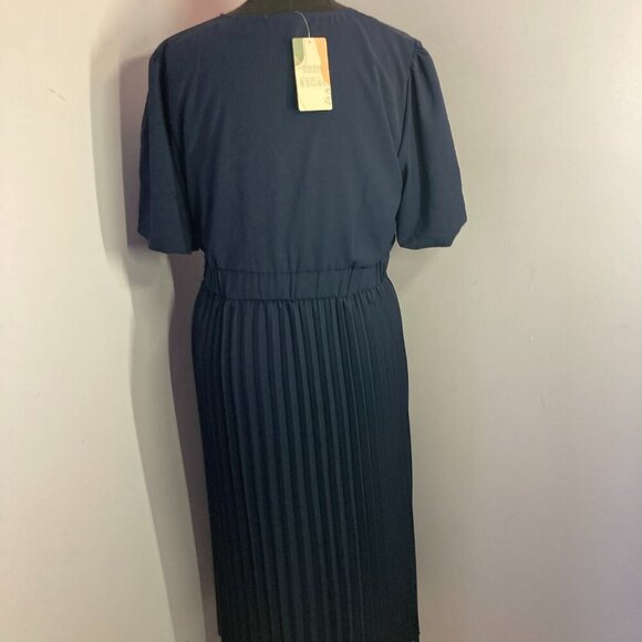 BTFBM Dress, NWT, Size XL - Picture 5 of 15